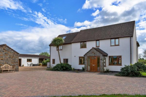 Finest Retreats - Stone Bow Farmhouse